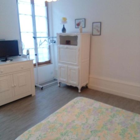 Vieux-Cognac, Chambre Avec Sa Salle De Bain Privative Экстерьер фото